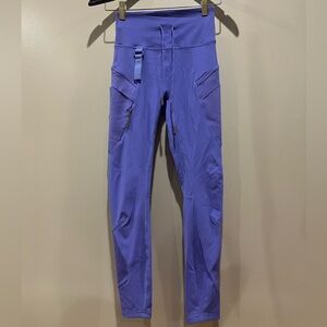 Lululemon Cargo Super-High-Rise Hiking
Tight